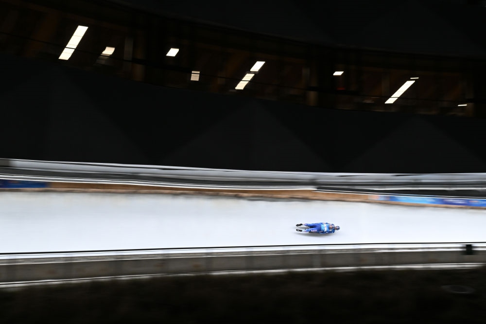 11月21日，美國選手馬茲德澤/泰爾迪曼在團體接力比賽中。新華社記者陳益宸攝