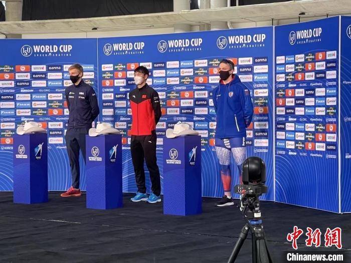 我國速滑在國際大賽上取得的第一個男子1000米金牌。　黑龍江省體育局提供