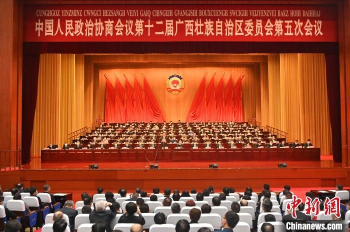 圖為大會閉幕?！∮峋?攝