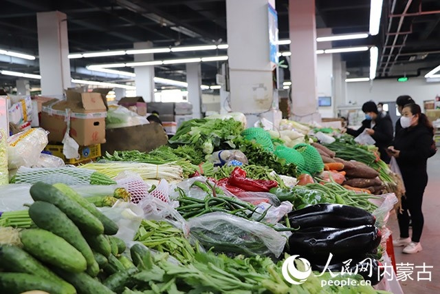 本輪疫情初期的美通農(nóng)產(chǎn)品批發(fā)市場(chǎng)。玉泉區(qū)融媒體中心供圖