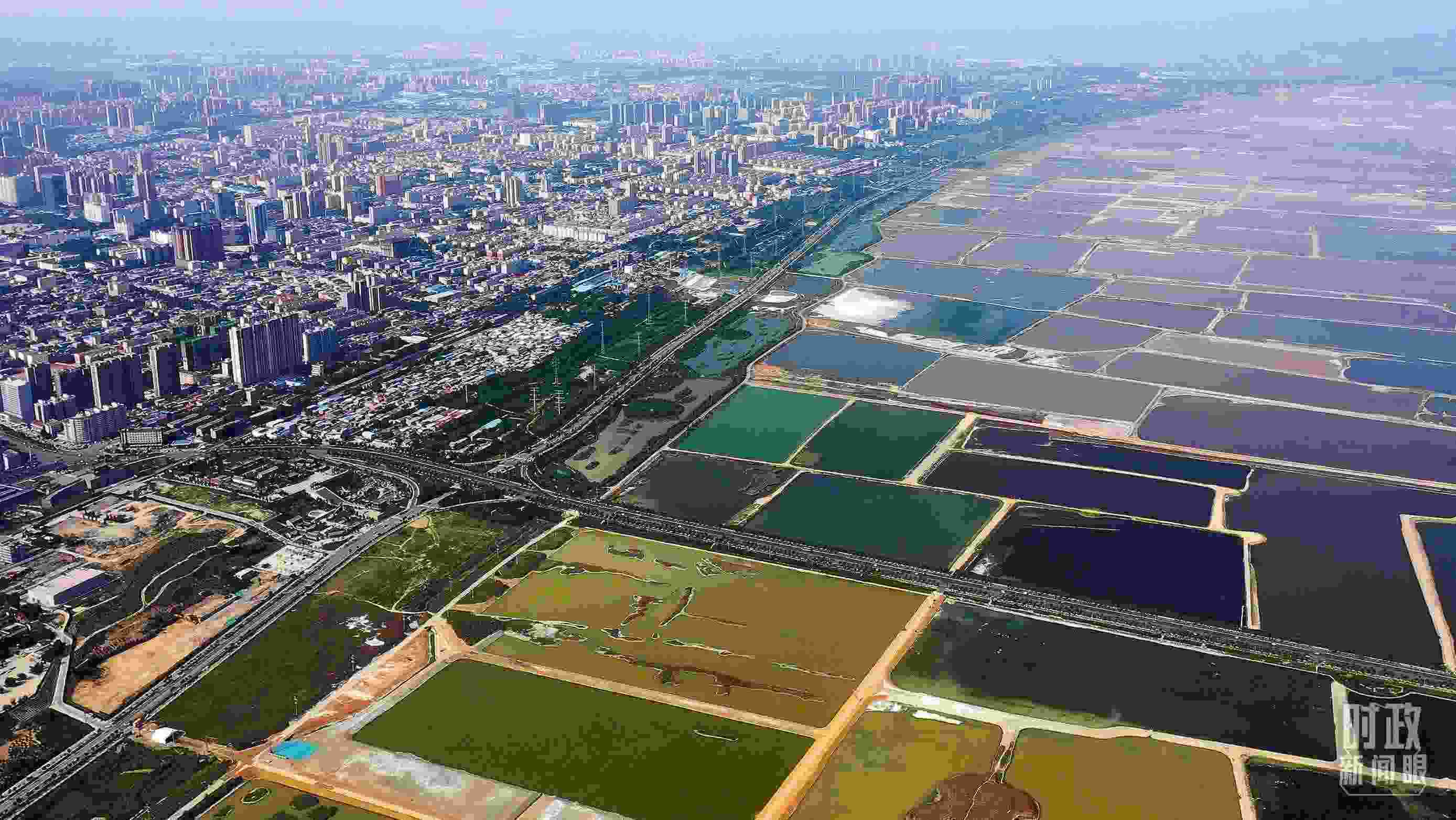 △俯瞰山西運(yùn)城。（總臺記者裴大偉、康曉宇拍攝）