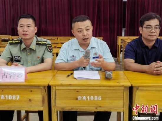 宣講員宣講。韋碩 攝