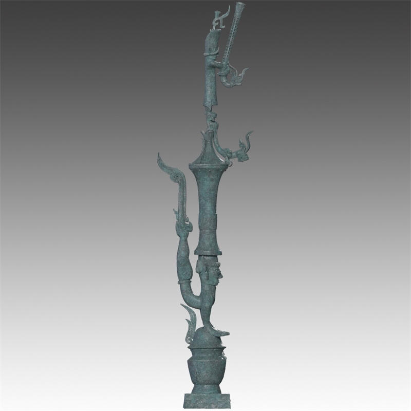 銅罍座倒立鳥足頂尊神像。四川省文物考古研究院供圖