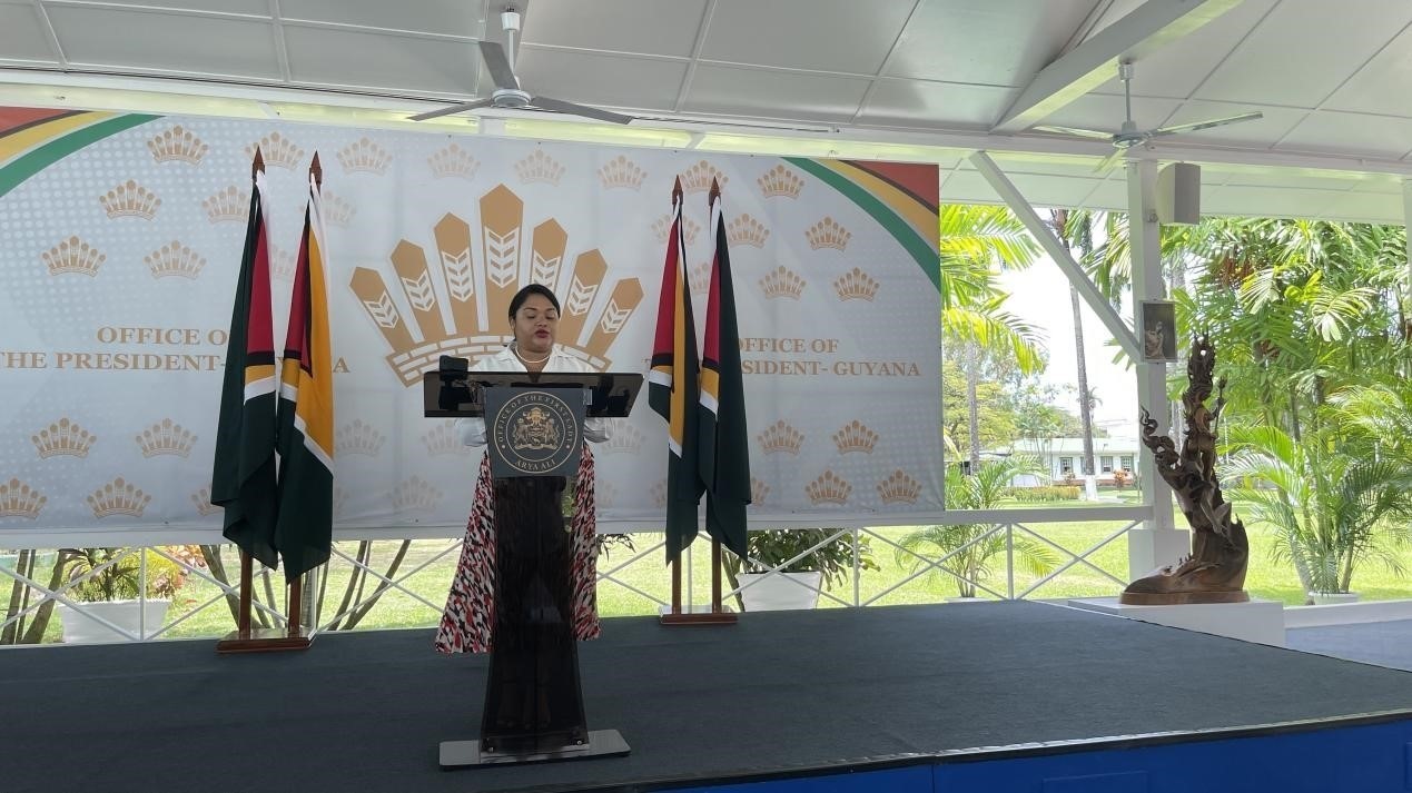 圭亞那第一夫人阿爾雅·阿里發(fā)表致辭。第18期援圭亞那醫(yī)療隊供圖
