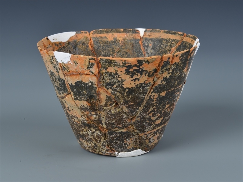 出土的蛋殼彩陶杯。國家文物局供圖