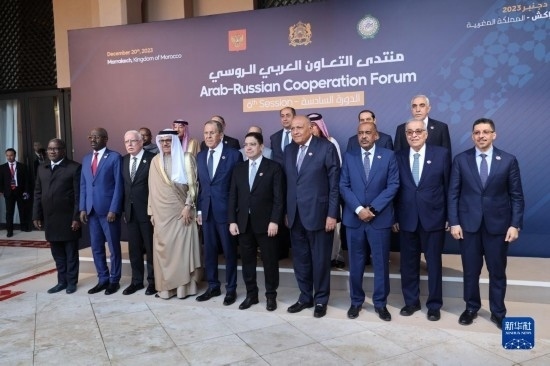 12月20日，與會代表在摩洛哥南部城市馬拉喀什舉行的第六屆阿拉伯-俄羅斯合作論壇上合影。新華社記者霍晶攝