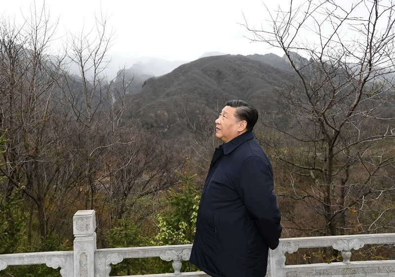 2020年4月20日，習(xí)近平在陜西秦嶺牛背梁國家級自然保護區(qū)，了解秦嶺生態(tài)保護工作情況。