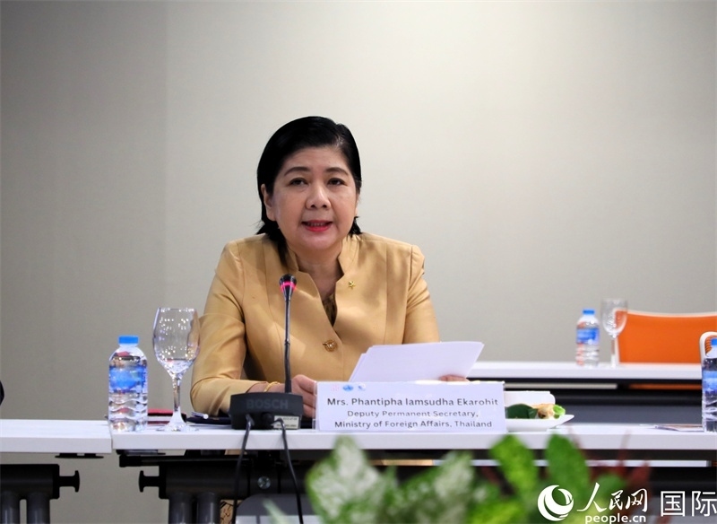 泰國(guó)外交部副次長(zhǎng)潘提帕作主旨發(fā)言。人民網(wǎng)記者 白元琪攝