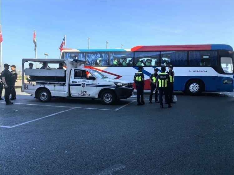 菲反有組織犯罪委員會(huì)等部門組織多次聯(lián)合突擊執(zhí)法。駐菲律賓使館供圖