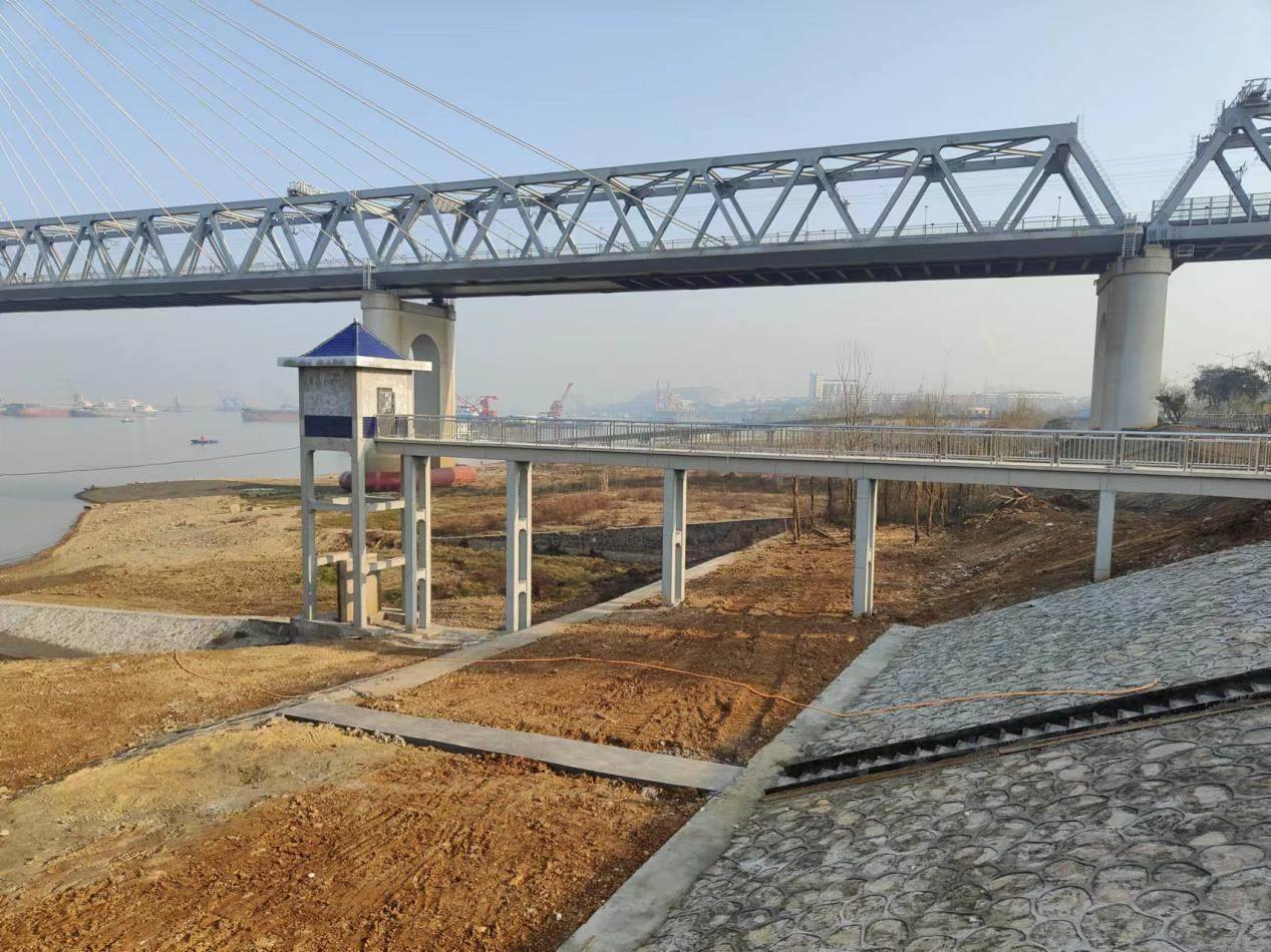 修復(fù)后的吉家湖低排閘。受訪者供圖