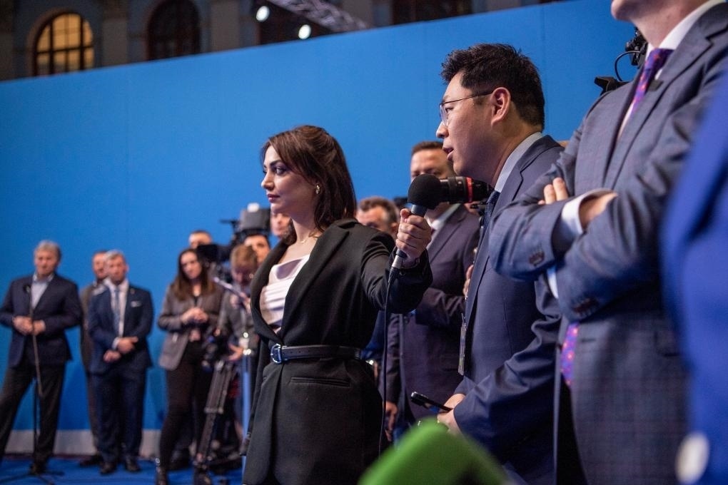 3月18日，在俄羅斯首都莫斯科，新華社記者向俄總統(tǒng)普京提問。新華社記者曹陽攝