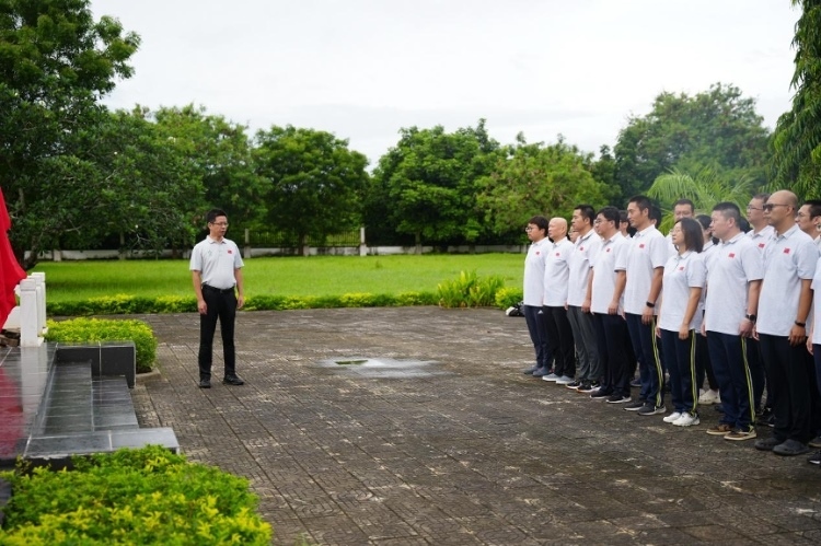 醫(yī)療隊(duì)隊(duì)長(zhǎng)致詞。中國(guó)援桑醫(yī)療隊(duì)供圖