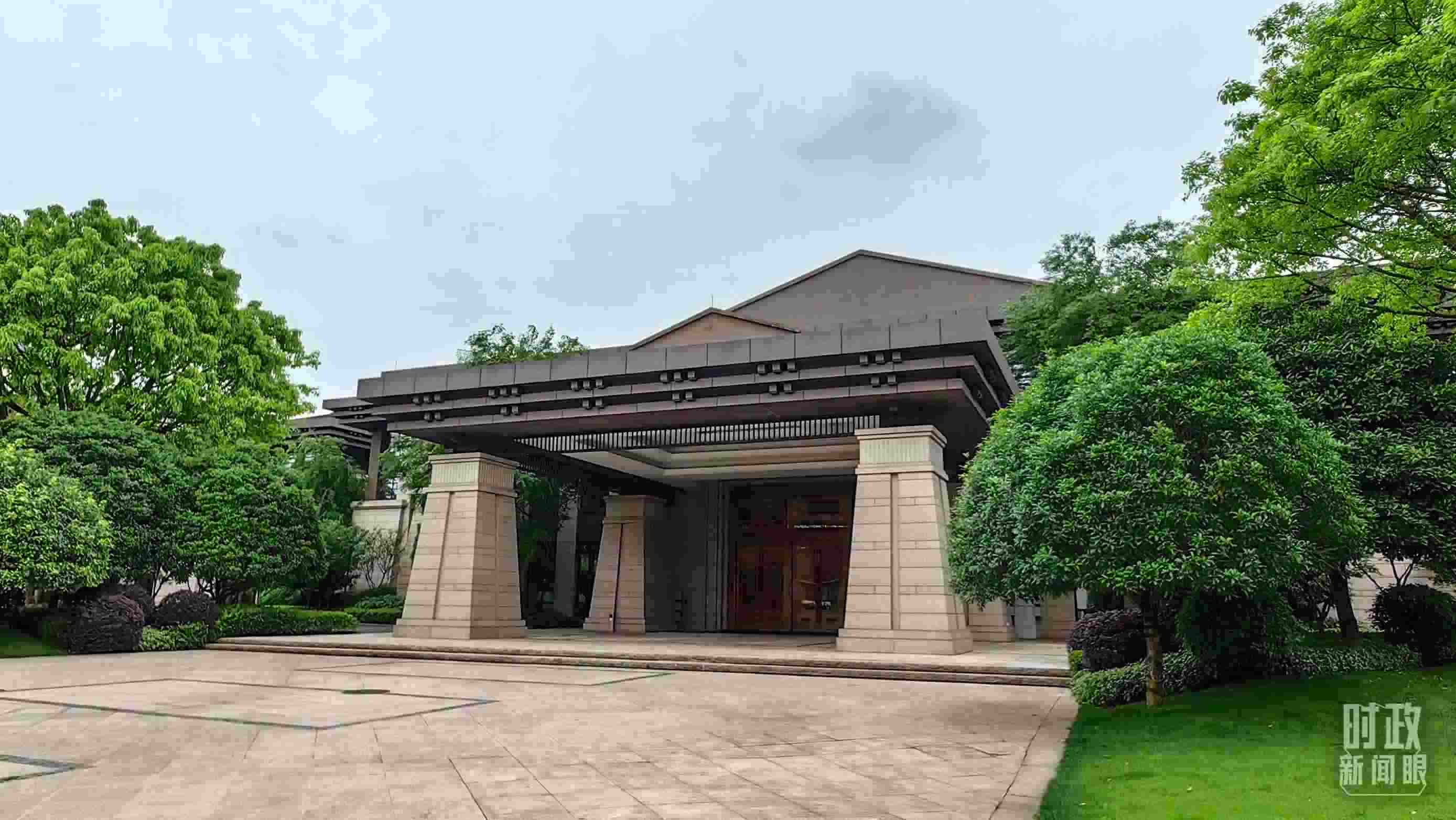 △重慶市渝州賓館，新時代推動西部大開發(fā)座談會在這里召開。（總臺央視記者段德文拍攝）