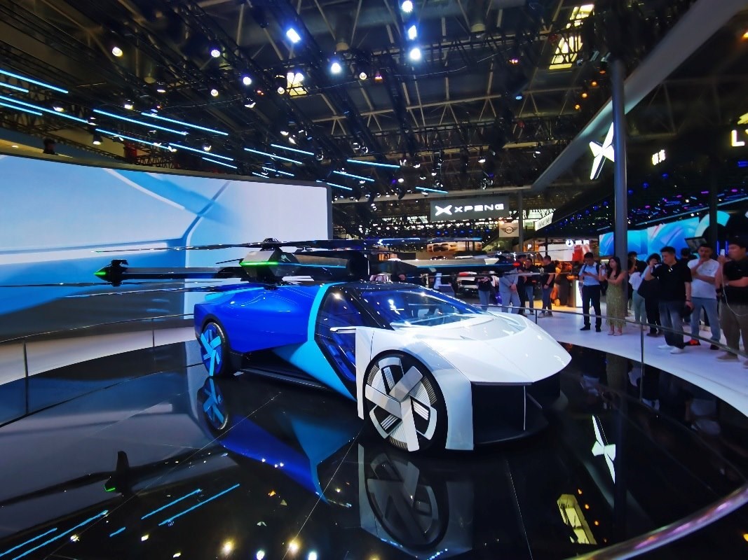 陸空一體式飛行汽車。人民網(wǎng)記者栗翹楚攝