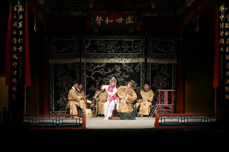 永嘉昆曲表演及音樂(lè)特點(diǎn)分享會(huì)在北京正乙祠戲樓舉行。