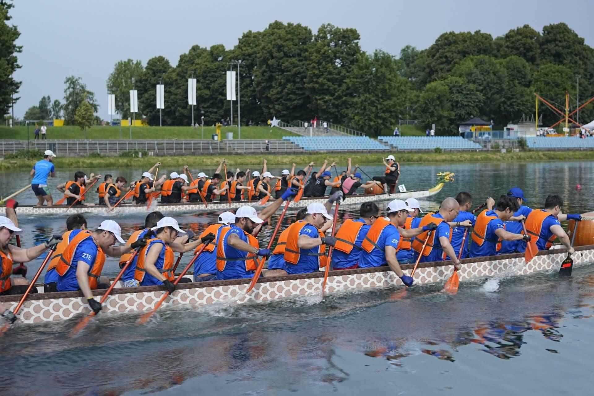 爭渡、爭渡，選手們你爭我奪，奮勇爭先。主辦方供圖