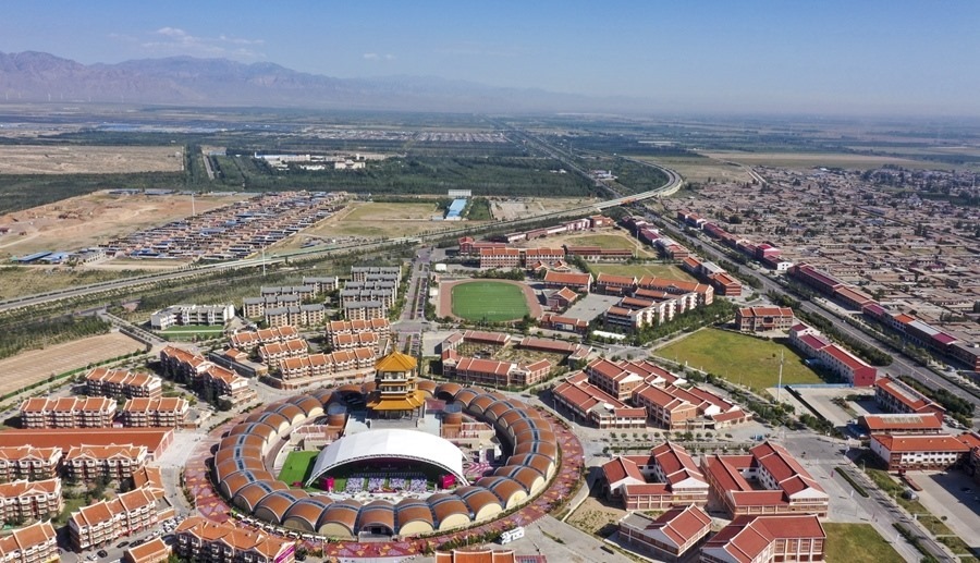 這是2022年9月7日拍攝的寧夏銀川市閩寧鎮(zhèn)（無(wú)人機(jī)照片）。新華社記者 馮開華 攝