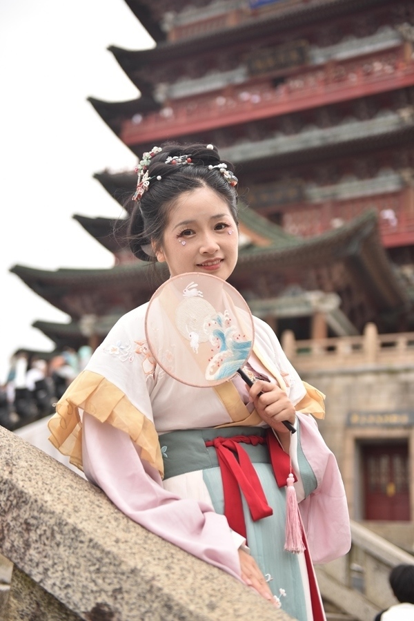 南昌滕王閣“古風(fēng)游”。受訪者供圖