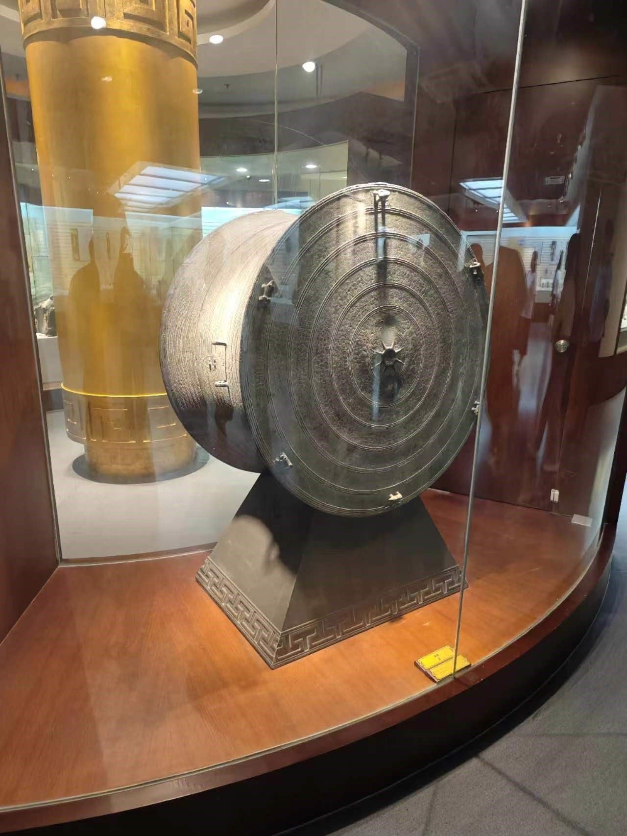 有西南元素的漢代銅鼓。人民網(wǎng)記者 黃鈺攝