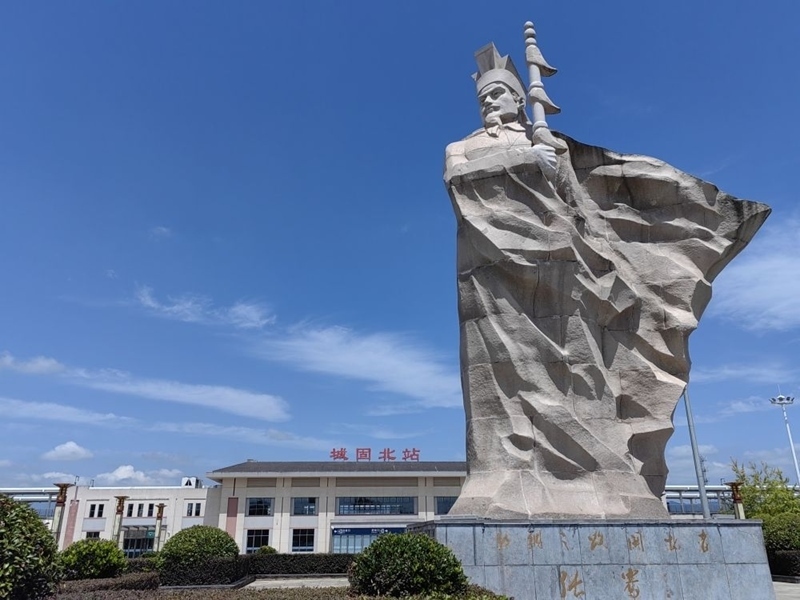 張騫雕塑。新華社記者 孫正好 攝