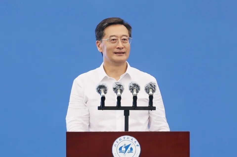 中國工程院院士、北京航空航天大學校長王云鵬在2024級新生開學典禮上講話。校方供圖