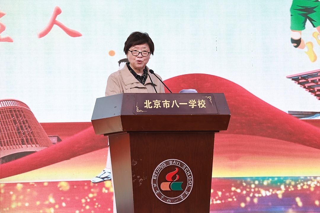 蘇東林院士講授開學(xué)第一課。校方供圖