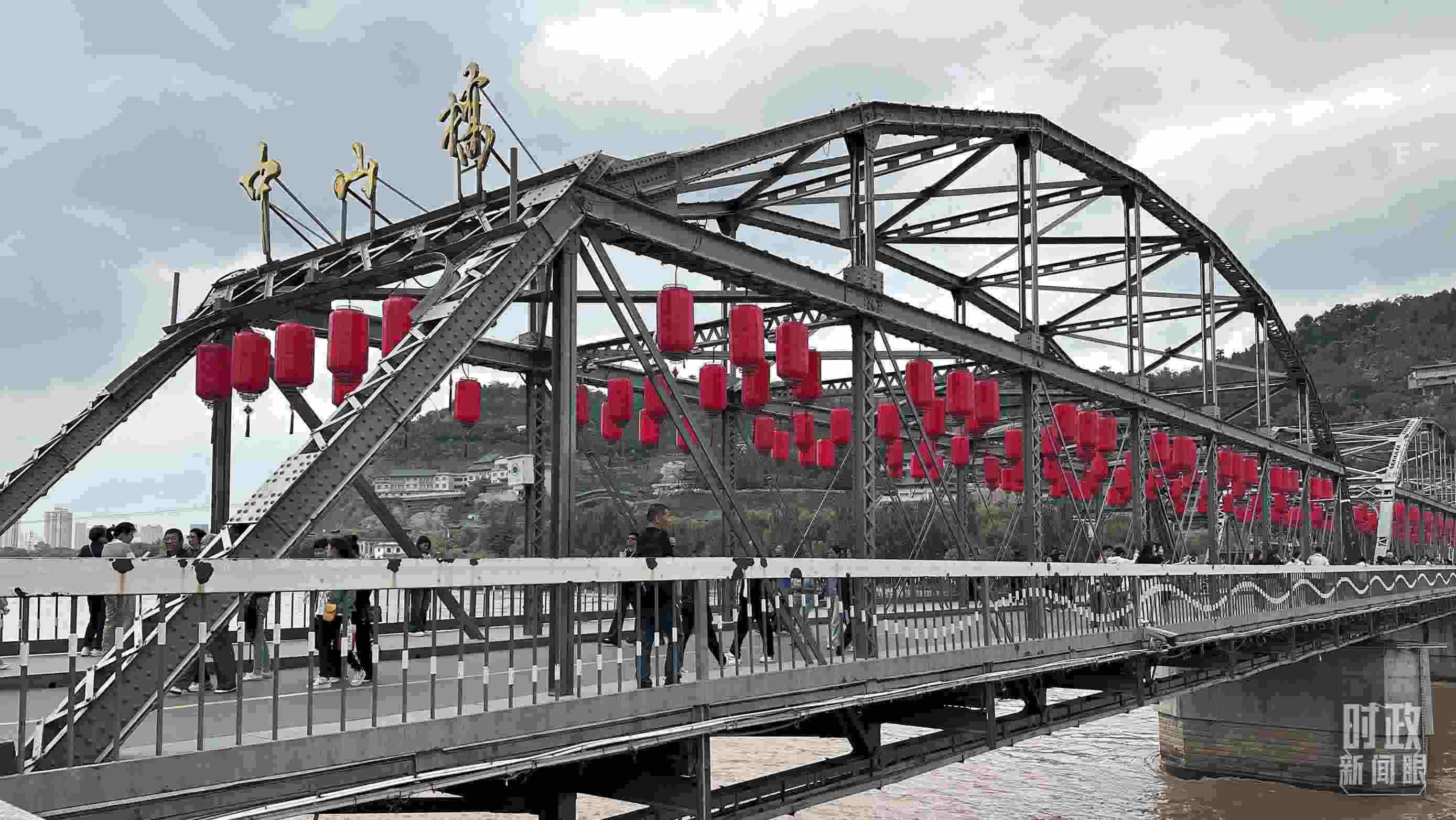 △中山橋。（總臺(tái)央視記者范一鳴、覃思拍攝）