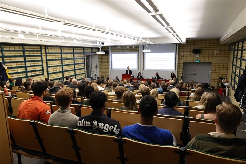 中國駐瑞典大使崔愛民訪問烏普薩拉大學并發(fā)表演講。中國駐瑞典大使館供圖