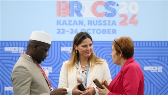 金磚國(guó)家領(lǐng)導(dǎo)人第十六次會(huì)晤期間，新聞?dòng)浾咴趪?guó)際新聞中心工作