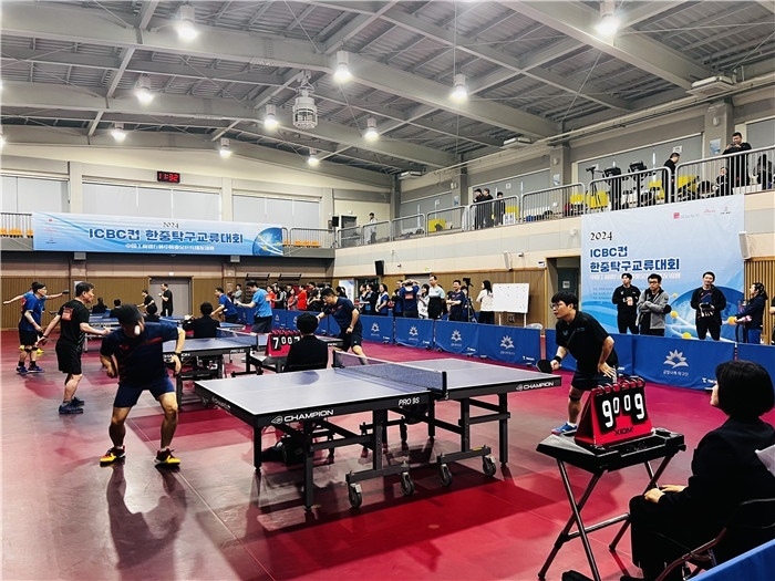 圖為中韓業(yè)余乒乓球友誼賽現(xiàn)場。 首爾中國文化中心供圖