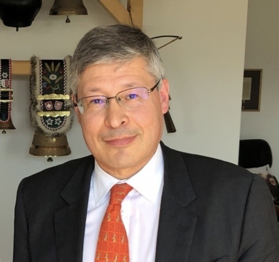 瑞士日內(nèi)瓦伯爾尼大區(qū)經(jīng)濟(jì)發(fā)展署前署長、經(jīng)濟(jì)學(xué)家 菲利普·莫尼耶