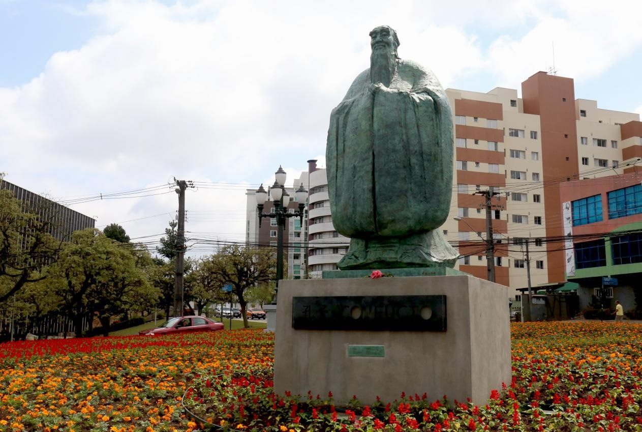 2017年，吳為山雕塑《孔子》立于巴西庫里蒂巴市，該廣場被永久命名為“中國廣場”。中國美術(shù)館供圖