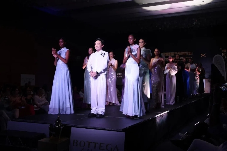 時裝周現(xiàn)場。顏李芳攝