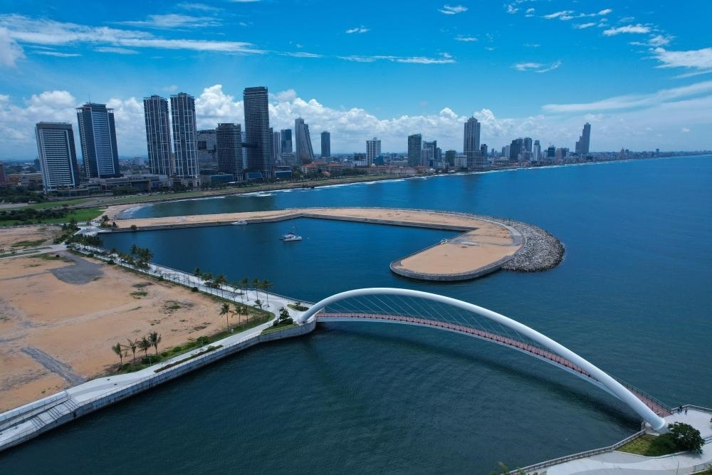 這是2024年10月26日在斯里蘭卡科倫坡港口城拍攝的城市風光。新華社發(fā)（科倫坡港口城供圖）