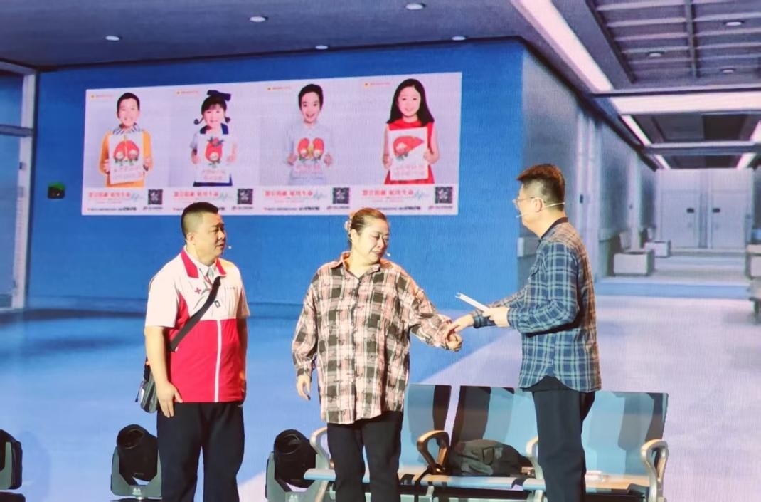 現(xiàn)場(chǎng)表演了由真實(shí)故事改編的情景劇。人民網(wǎng)記者 王子鋒攝