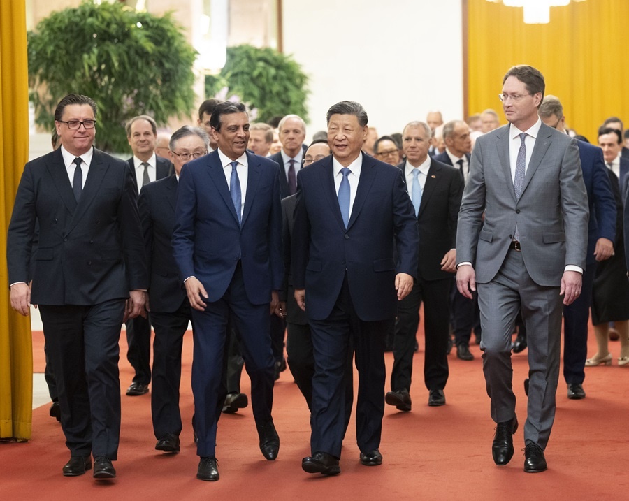 △3月28日上午，國(guó)家主席習(xí)近平在北京人民大會(huì)堂會(huì)見國(guó)際工商界代表。